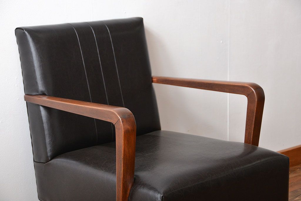 アンティーク家具　アンティーク　スタイリッシュでおしゃれな1人掛けアームソファ(1)