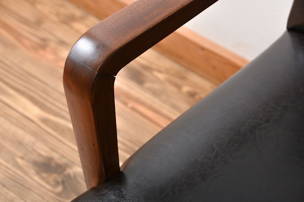 アンティーク家具　アンティーク　スタイリッシュでおしゃれな1人掛けアームソファ(1)