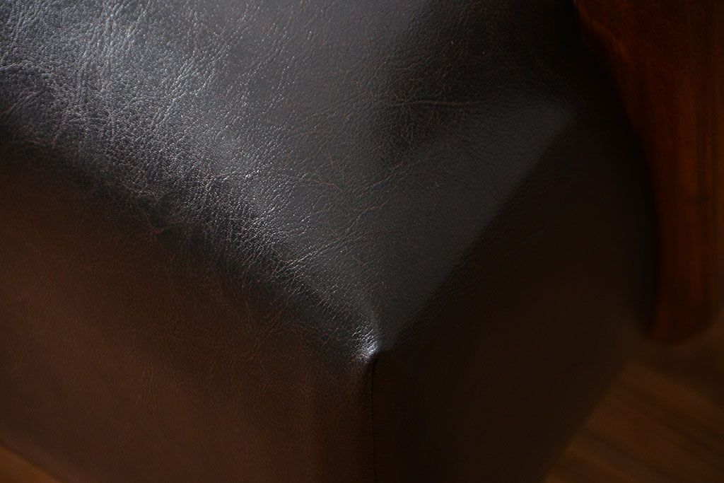 アンティーク家具　アンティーク　スタイリッシュでおしゃれな1人掛けアームソファ(1)