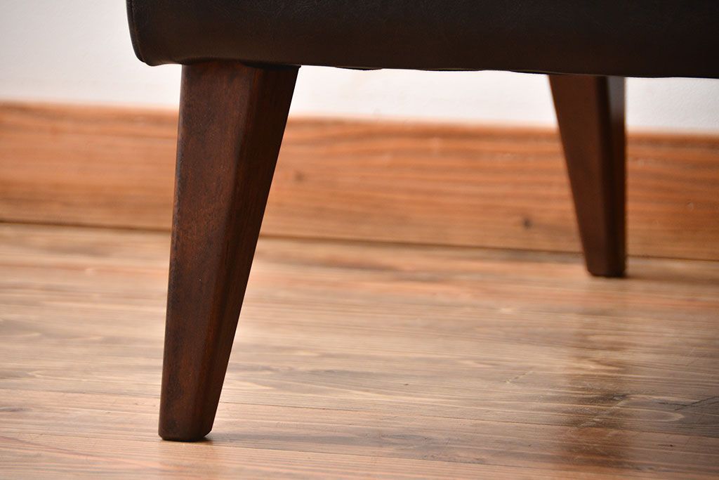 アンティーク家具　アンティーク　スタイリッシュでおしゃれな1人掛けアームソファ(1)