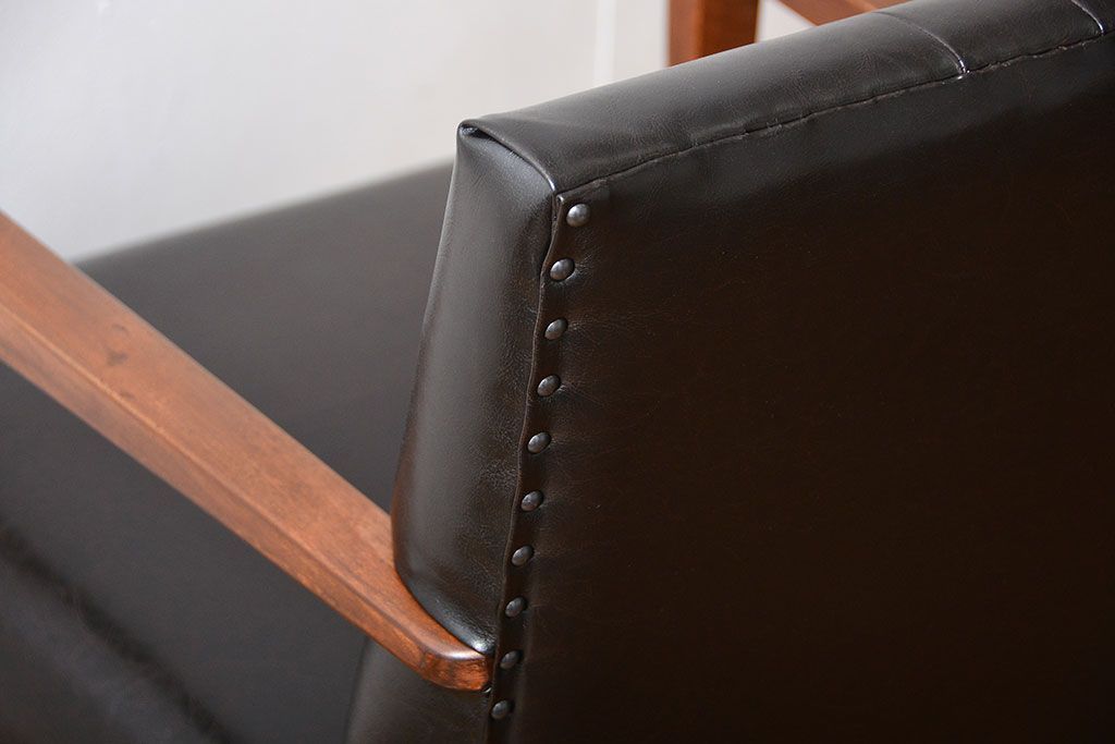 アンティーク家具　アンティーク　スタイリッシュでおしゃれな1人掛けアームソファ(1)