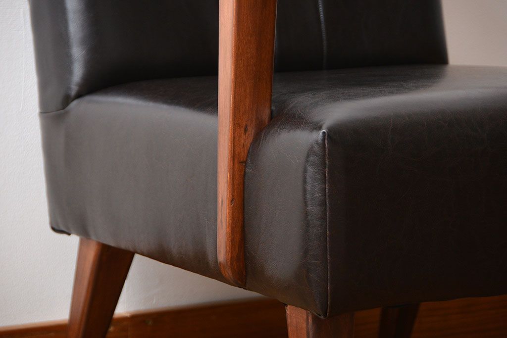 アンティーク家具　アンティーク　スタイリッシュでおしゃれな1人掛けアームソファ(2)