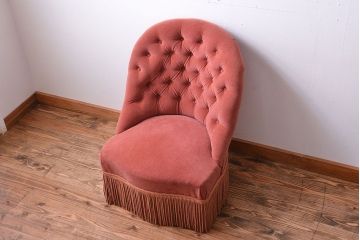 アンティーク家具　イギリスアンティーク　フリンジ付き1人掛けソファ