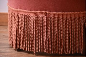 アンティーク家具　イギリスアンティーク　フリンジ付き1人掛けソファ