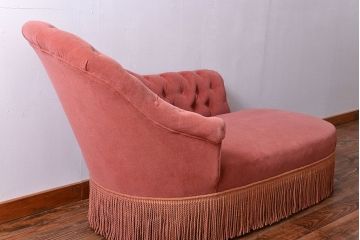 アンティーク家具　イギリスアンティーク　フリンジ付きカウチソファ