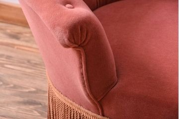 アンティーク家具　イギリスアンティーク　フリンジ付きカウチソファ