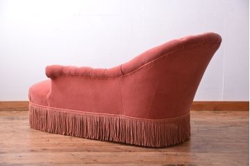 アンティーク家具　イギリスアンティーク　フリンジ付きカウチソファ
