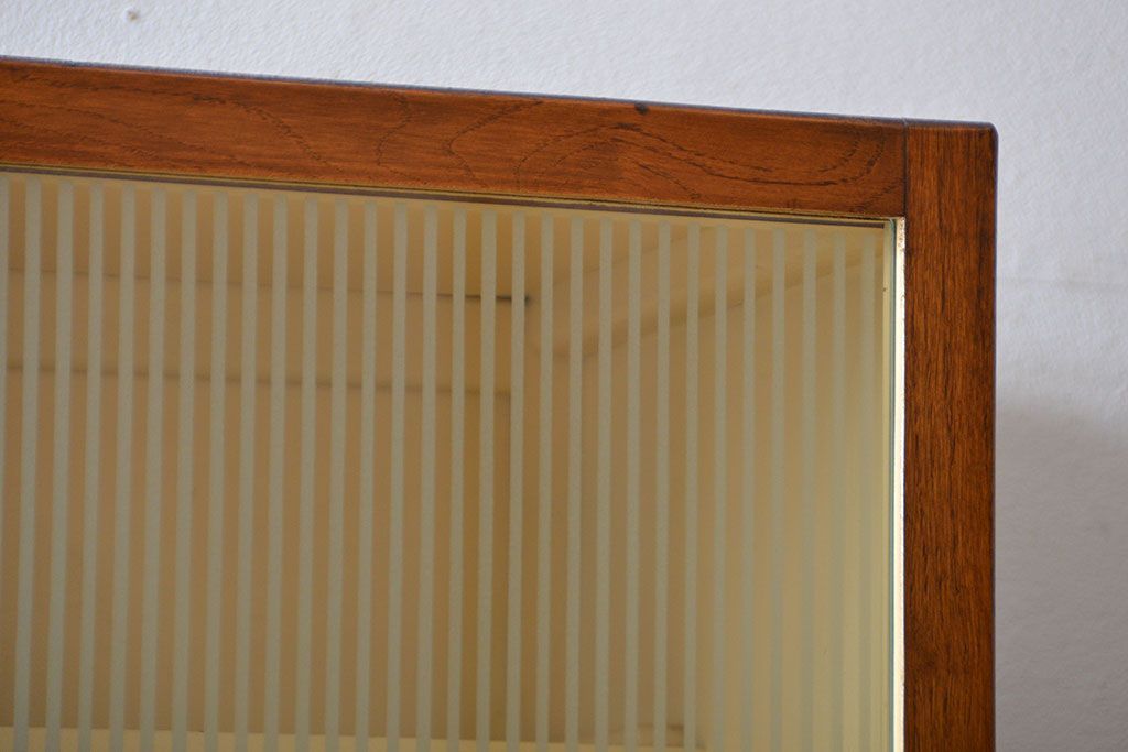 アンティーク家具　ミッドセンチュリースタイル　remploy社　キッチンキャビネット