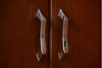 アンティーク家具　ミッドセンチュリースタイル　remploy社　キッチンキャビネット