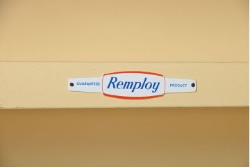 アンティーク家具　ミッドセンチュリースタイル　remploy社　キッチンキャビネット