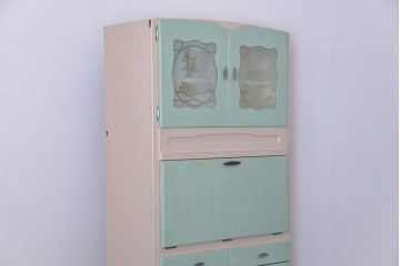 ヴィンテージ家具　イギリスビンテージ　メルヘンチックなかわいいキッチンキャビネット