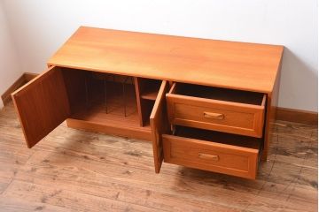 北欧家具　G-PLAN(ジープラン)　Fresco(フレスコ)　シンプルでおしゃれなローボード