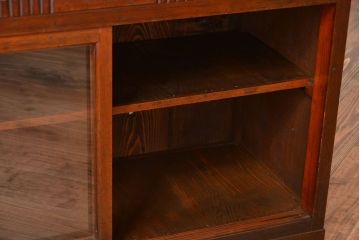 アンティーク家具　アンティーク　古い木製のガラス引き戸収納棚