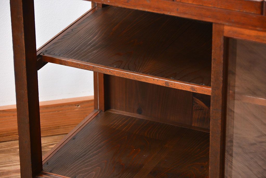 アンティーク家具　アンティーク　古い木製のガラス引き戸収納棚