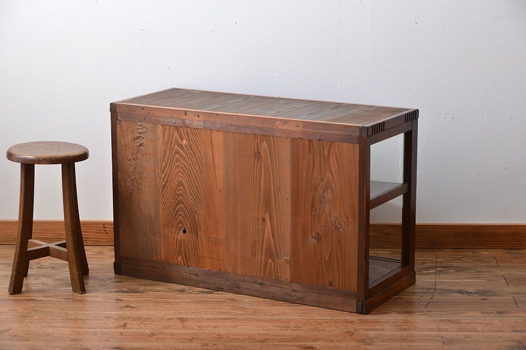 アンティーク家具　アンティーク　古い木製のガラス引き戸収納棚