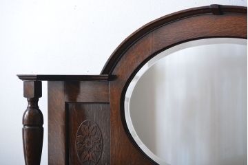 アンティーク家具　イギリスアンティーク　高級感あふれるオーク材のミラー付きサイドボード