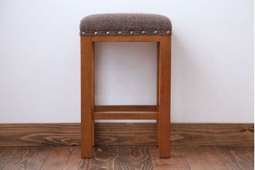 レトロ家具　アンティーク　レトロでかわいい角スツール
