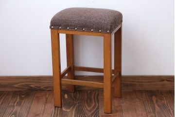 レトロ家具　アンティーク　レトロでかわいい角スツール