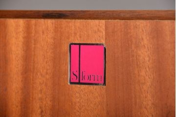 ヴィンテージ家具　北欧ビンテージ　シンプルでおしゃれなサイドボード