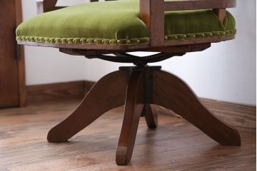 レトロ家具　アンティーク　レトロでおしゃれな古いナラ材の回転椅子