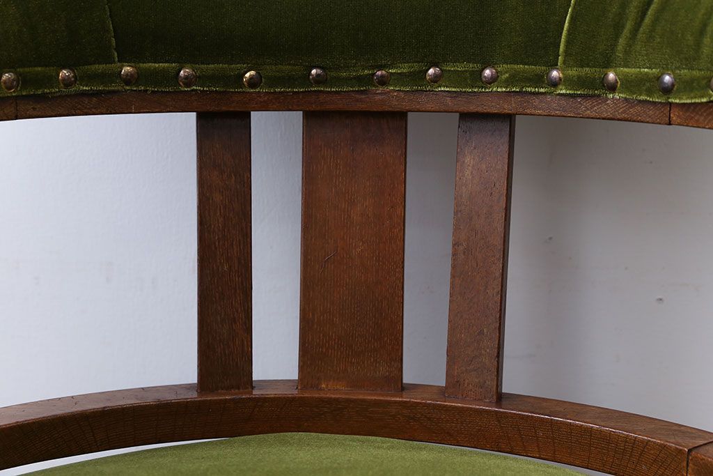 レトロ家具　アンティーク　レトロでおしゃれな古いナラ材の回転椅子