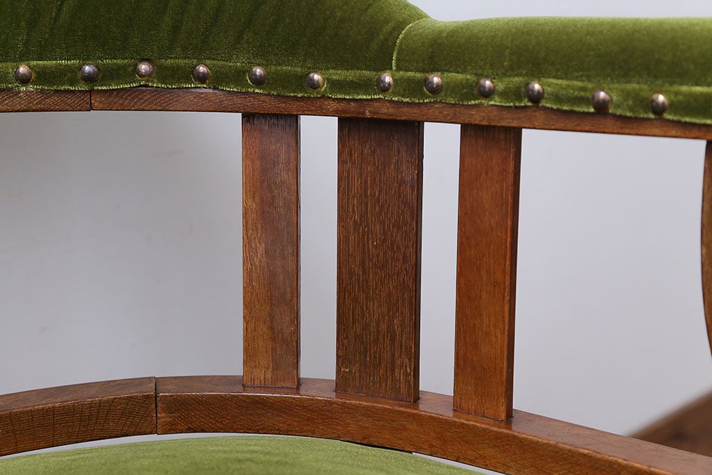 レトロ家具　アンティーク　レトロでおしゃれな古いナラ材の回転椅子