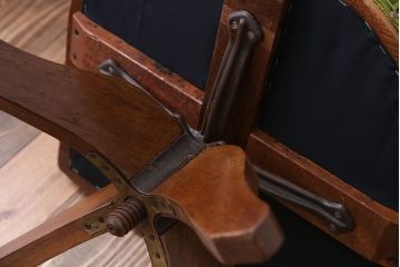 レトロ家具　アンティーク　レトロでおしゃれな古いナラ材の回転椅子