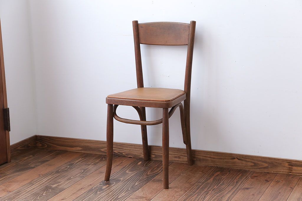 レトロ家具　アンティーク　古い木製のレトロなチェア(椅子)