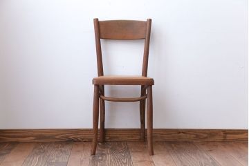 レトロ家具　アンティーク　古い木製のレトロなチェア(椅子)