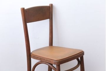 レトロ家具　アンティーク　古い木製のレトロなチェア(椅子)