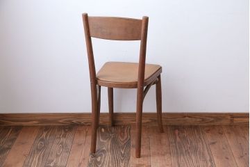 レトロ家具　アンティーク　古い木製のレトロなチェア(椅子)