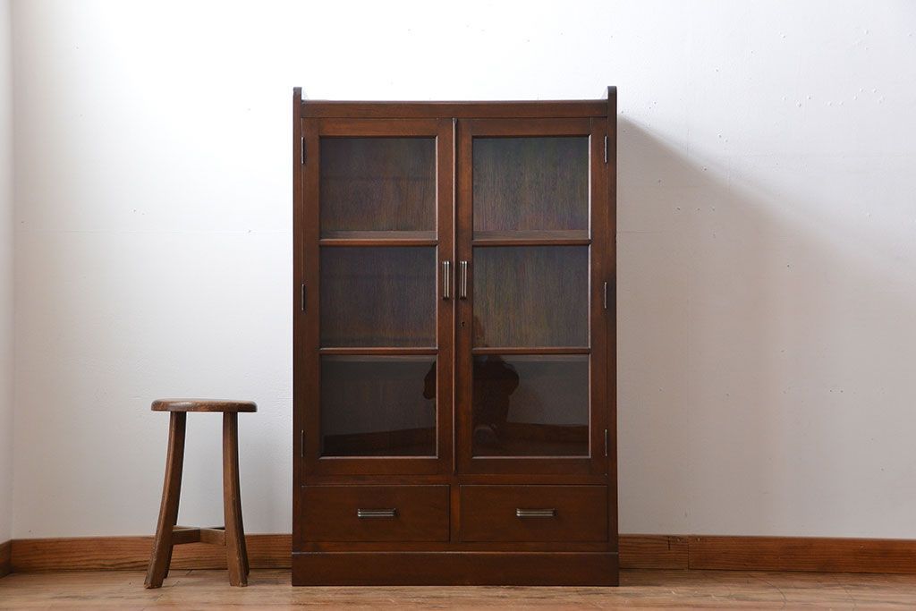 アンティーク家具　アンティーク　シンプルで小ぶりな古い木製の本箱