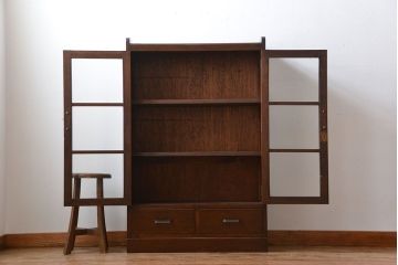 アンティーク家具　アンティーク　シンプルで小ぶりな古い木製の本箱