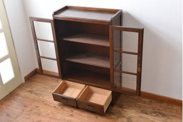 アンティーク家具　アンティーク　シンプルで小ぶりな古い木製の本箱