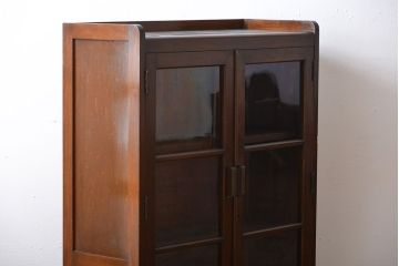 アンティーク家具　アンティーク　シンプルで小ぶりな古い木製の本箱