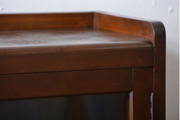 アンティーク家具　アンティーク　シンプルで小ぶりな古い木製の本箱