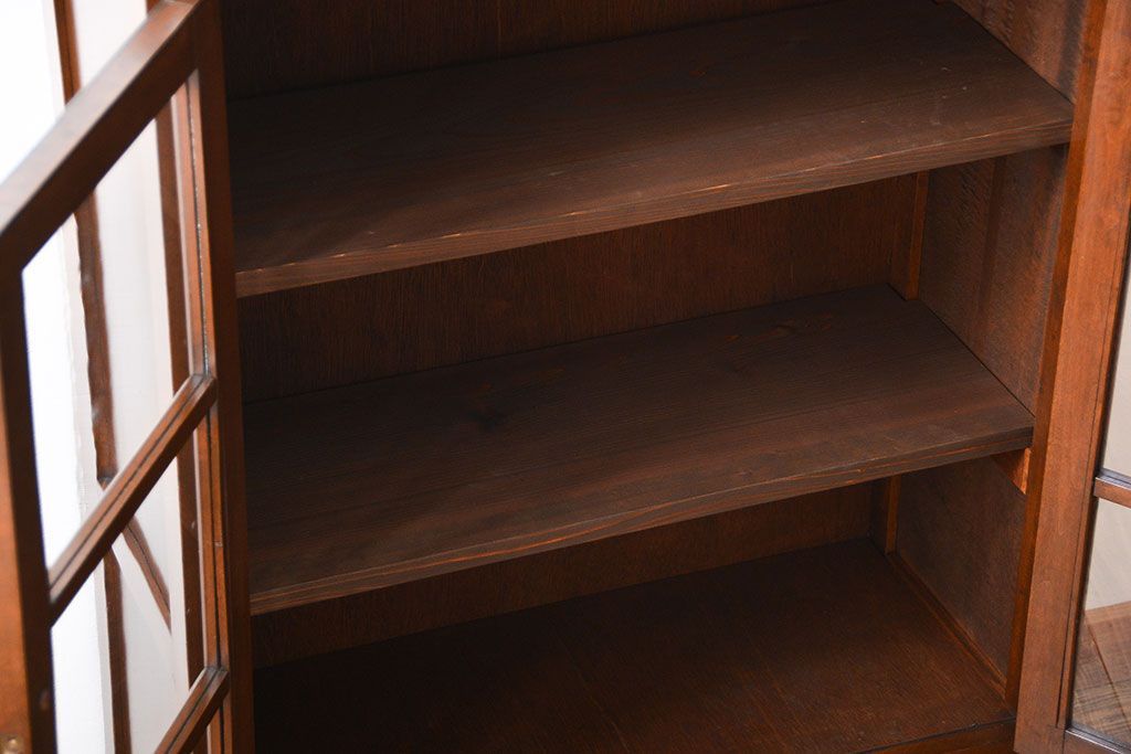 アンティーク家具　アンティーク　シンプルで小ぶりな古い木製の本箱