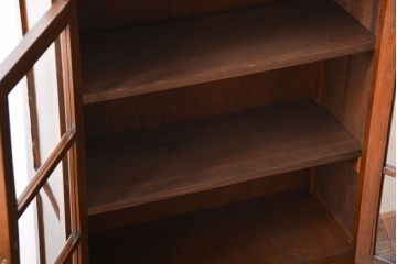 アンティーク家具　アンティーク　シンプルで小ぶりな古い木製の本箱