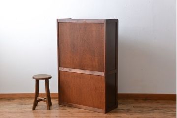 アンティーク家具　アンティーク　シンプルで小ぶりな古い木製の本箱