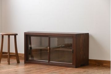 アンティーク家具　アンティーク　古い木製の変わり型引き戸収納棚