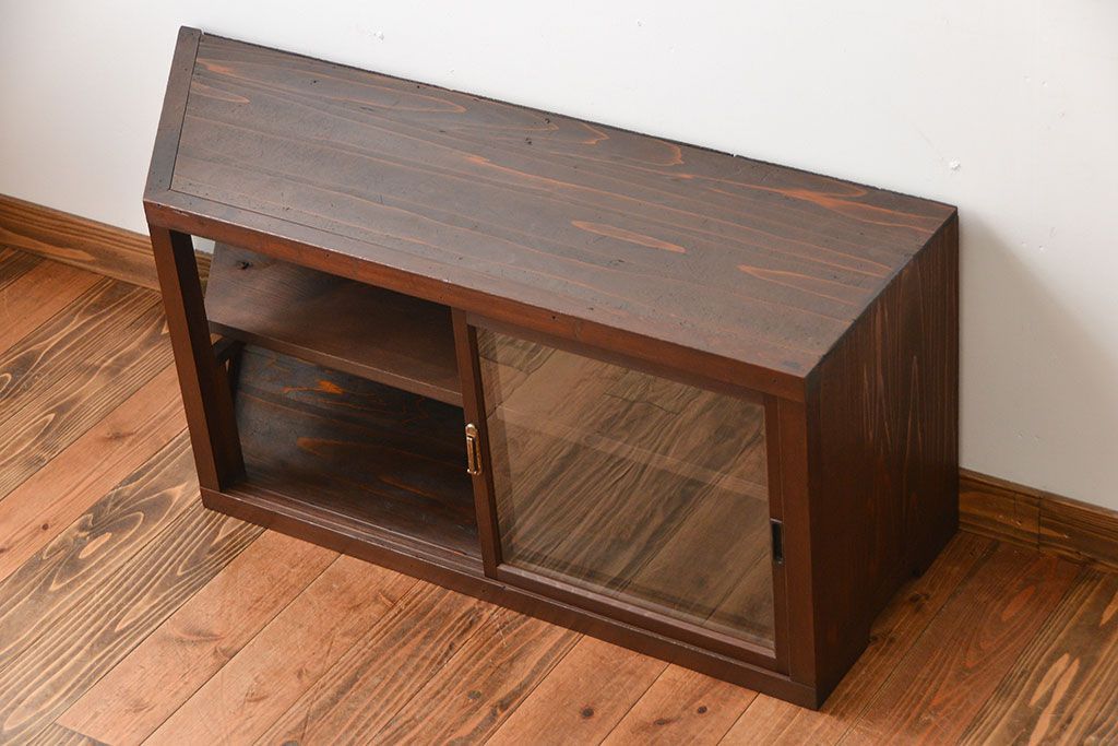 アンティーク家具　アンティーク　古い木製の変わり型引き戸収納棚