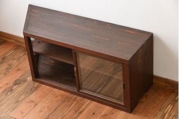 アンティーク家具　アンティーク　古い木製の変わり型引き戸収納棚