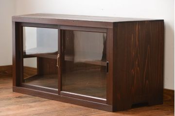 アンティーク家具　アンティーク　古い木製の変わり型引き戸収納棚