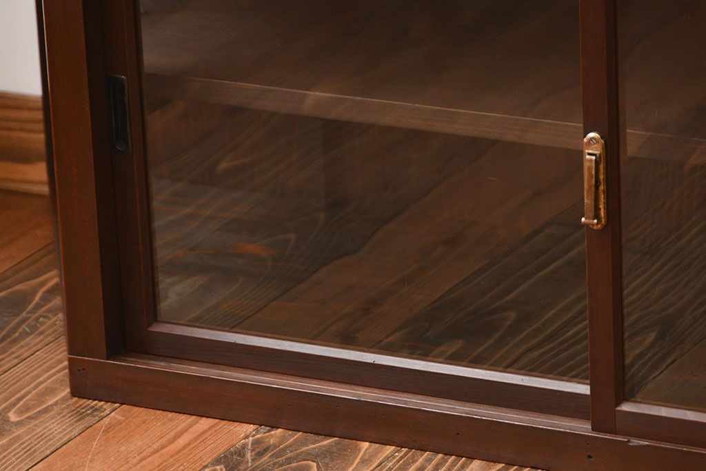 アンティーク家具　アンティーク　古い木製の変わり型引き戸収納棚