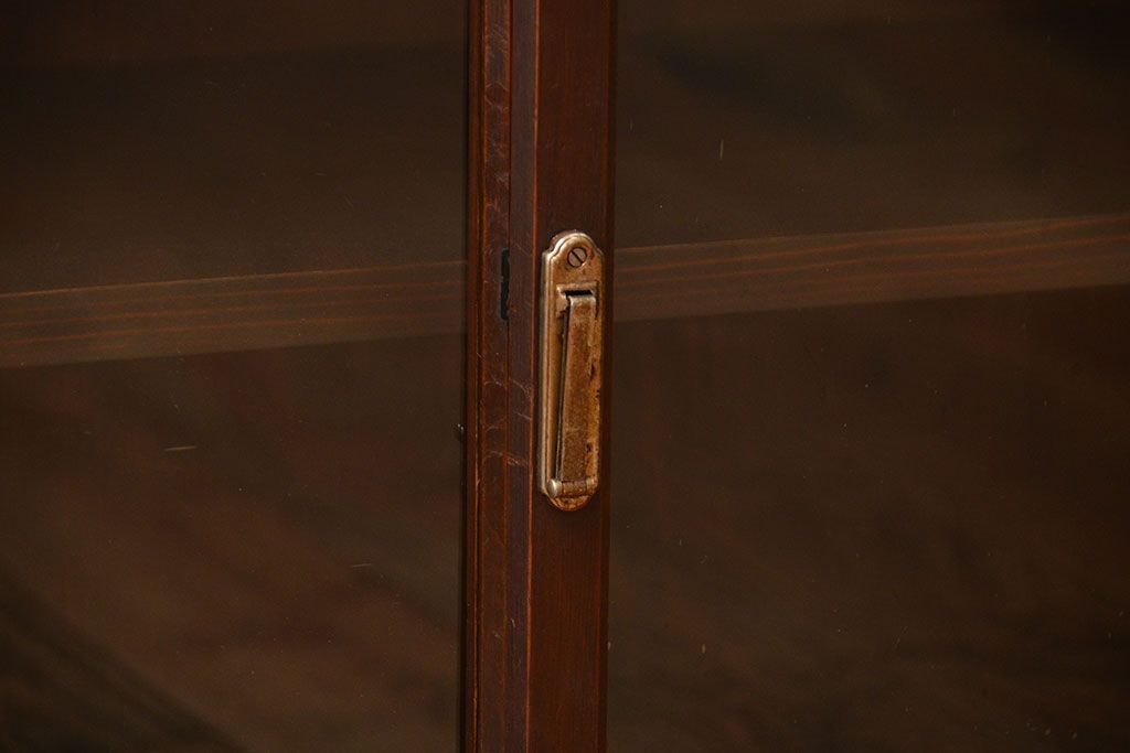 アンティーク家具　アンティーク　古い木製の変わり型引き戸収納棚