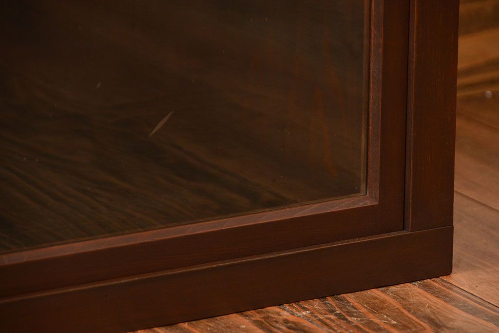 アンティーク家具　アンティーク　古い木製の変わり型引き戸収納棚