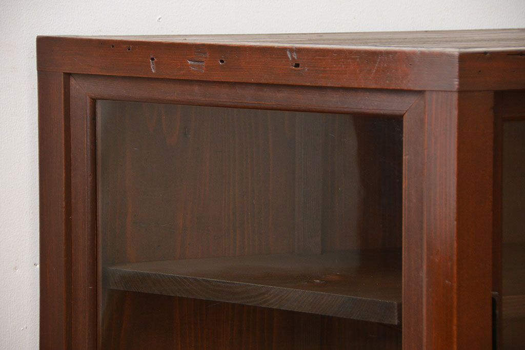 アンティーク家具　アンティーク　古い木製の変わり型引き戸収納棚