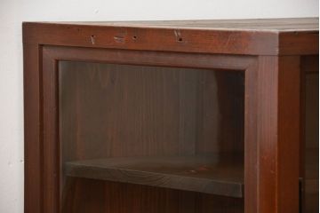 アンティーク家具　アンティーク　古い木製の変わり型引き戸収納棚