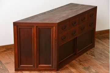 アンティーク家具　アンティーク　引き出し8杯付き!引き戸収納棚(薬箪笥)