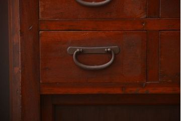 アンティーク家具　アンティーク　引き出し8杯付き!引き戸収納棚(薬箪笥)